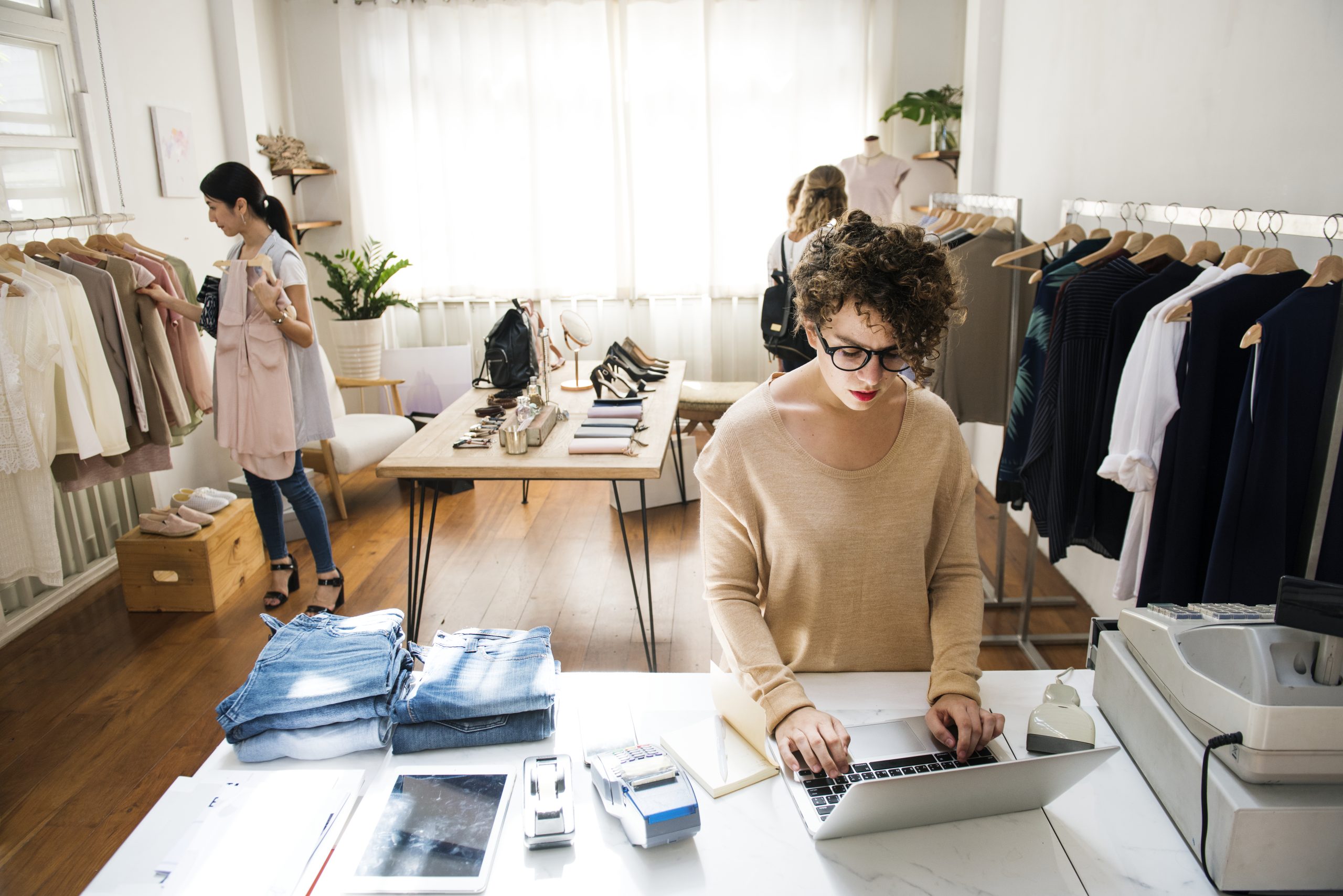 🧑‍💼 Does Your Small Business Really Need an Online Store? (Yes — Here’s Why)
